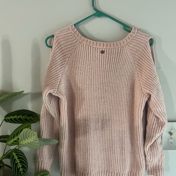 NWOT! Carrie underwood pink sweater size medium - Picture 2 of 6